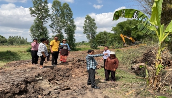ลงพื้นที่สำรวจการขุดลอกห้วยเชียงอินทร์ ม. 4 บ้านนิคม 1 ขอขอบคุณ ท่าน สจ.ยิ่งใหญ่ ที่สนับสนุน รถเครื่องจักรมาลงพื้นที่ อบต.นิคมสงเคราะห์